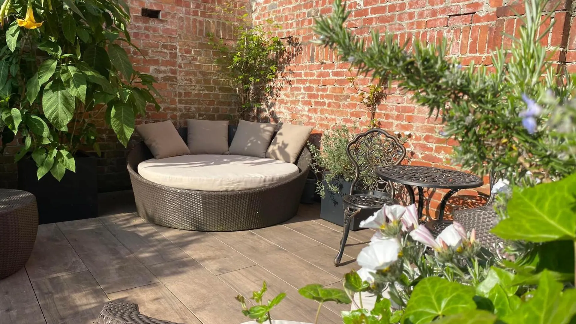 B&B Royal Swans Brujas Bed and breakfast