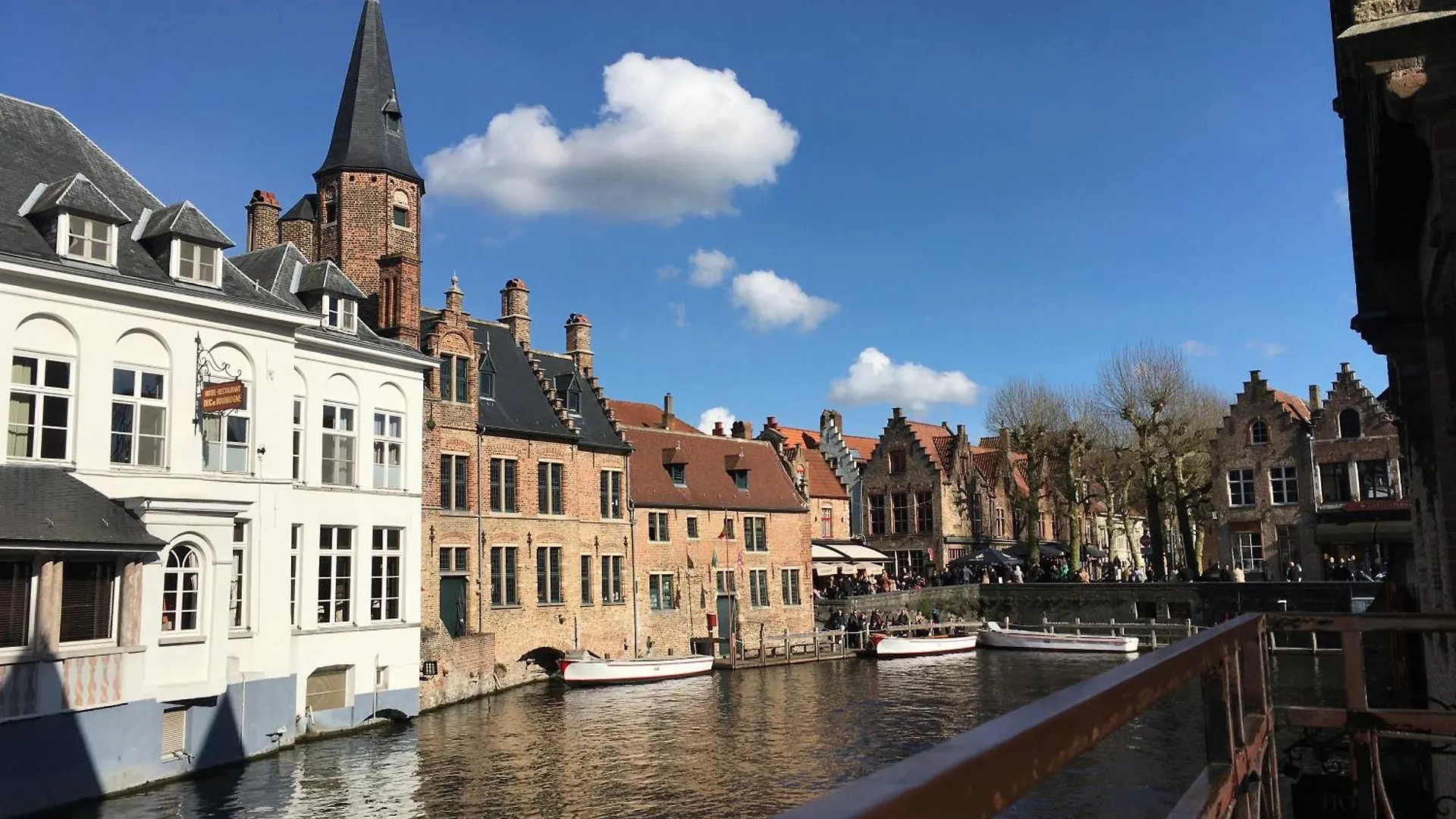 Royal Swans B&B Bruges Bed & Breakfast